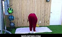 Muslimtabu - Isteri Arab Remaja 18+ Kira Perez Selingkuh Dengan Jurulatih Peribadi, Hijab Pakai