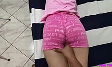 La Enga�e Para Hacerle Masaje Y Tocar Su Culito Inocente!