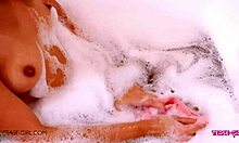 i'm a brunette teen 18+ 18 and horny for cock