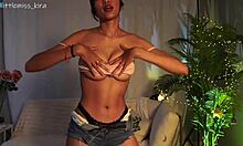 Amateur cam masturbation with dildo orgasm