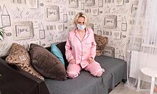 Blonde cutie Hanna Rey rubs her meaty clit until her cunt is soaking wet 😍