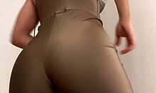 Esposa Heyya Toda Gostosa Experimentando Roupas No Provador Para Mais Vídeos Assine O Sheer