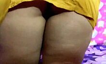 Me Follan Mi Gran Culo En Mini Falda Con Un Dildo De 20 Cm