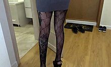 Hot brunette realtor gets her wet pussy pounded during apartment tour