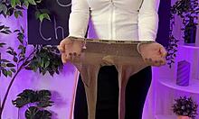 in the nylon club, sisi shows off her pantyhose