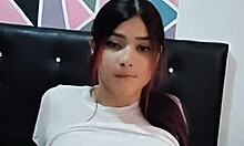 Actriz porno gives a big blowjob to her padrastro in real homemade scene