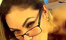 deixando o macho louco de tesao antes de engolir a piroca