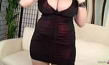 Curvy blonde girl siri with huge natural bouncing boobs and big butt at no condom casting fuck