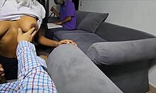 Morrita de 18 años caliente y cachonda en la universidad