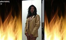 Jade teases the neighbor with her sexy ass 😏