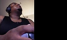 i'm a chubby amateur gamer, solo playing my favorite game