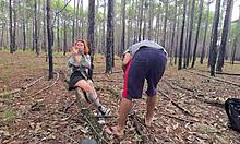 ruiva gostosa fazendo exibicionismo na trilha que acaba em sexo ao ar livre completo no red