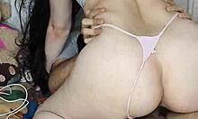 Hermosa latina amateur bien cachonda recibe facial al final