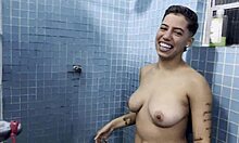 no banho com a boyceta cristal ortega gostosa peladinha