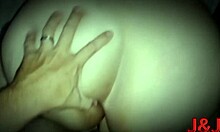 Amigo do meu marido me pegou desprevenida com ass worshiping