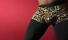 Watch This Seductive Strip Tease Performance Full Of Sensuality And Provocation!