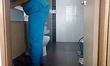 esta empleada dom�stica sabe c�mo conservar su trabajo masturbating dildo in kitchen pov