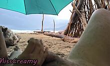 Sex public 4k în furtună, Misscreamy îmi mângâie pula pe plajă