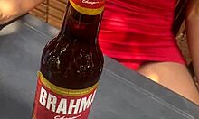 Exibida no bar com um homem casado