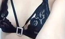 Hermosa muñeca me seduce para follarla