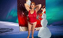 Babička Carmen Claus používá oblíbenou hračku před šukáním do creampie