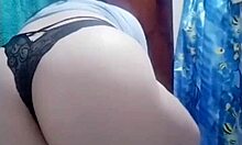 Secretaria Culona Mexicana Se Quita Todo Su Uniforme en el Cuatro de Lavado del Trabajo y Muestra Todos Su Culo Gordo y Sus Ricos Senos