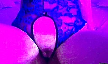 Madrasta assistindo filme pornô e se masturbando louca para dar