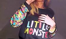 bonneyuwu in pajamas masturbates with dildo and plush