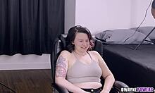 Ryder lets him fuck her legs during photoshoot behind scenes.