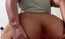 Latina Mueve Su Cola