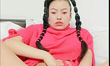 สาวน้ำเงินขี้เล่นเสียวและพ่นน้ำไม่เซ็นเซอร์สำหรับคุณ