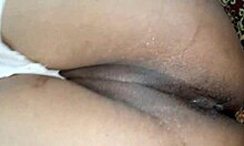 Indian Muslim College Girlfriend Gives Super Sexy Handjob to Desi Boyfriend in Hindi