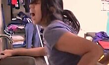 skinny babe serves her macho, leaves bathroom for later 😏