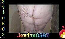 Wife showing off in the bath with her big tasty ass