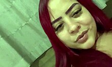Ruiva da bucetinha preta disponível para chamadinha de vídeo