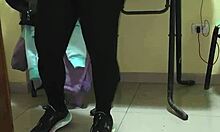 Acosando a la sirvienta parte 1