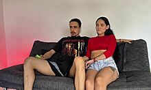 �hermanastra Latina Me Sorprende Mientras Veo Una Pel�cula - Porno Espa�ol