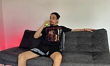 �hermanastra Latina Me Sorprende Mientras Veo Una Pel�cula - Porno Espa�ol