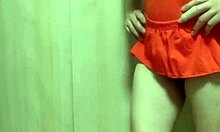 可愛い水着を着た女の子のアナルには大きすぎるアナルプラグを挿入させられる調教