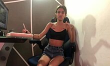 Piscologa Sexual No Se Aguanta Las Ganas De Ver Mi Verga Grande Y Me La Follo Por Su Coño Apretado