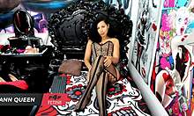 Ann queen spreads her pussy and asshole on fetishhivelive