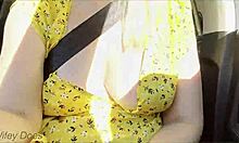 Wifey flashes her perfect tits in the car 🚗