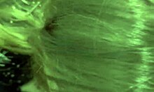 she sucks off the first guy she meets at a nightclub 😘🍆