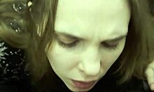 she sucks off the first guy she meets at a nightclub 😘🍆