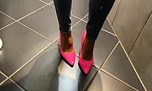 Desperate pee in jeans then he pees on ass and i blow him 😩