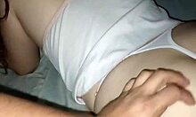 linda chica gamer es follada por su padrastro mientras juego call of duty y termina en un delicioso squirt ¿qué mi mama no se entere video completo en red familia pervertida