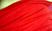 LA GUARRA DE MI VECINA ME CHUPA LA POLLA Y ME SÚPLICA QUE LE DE MI LECHE EN SU CARA