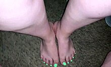 amateur compilation of cum on feet and toes with green polish