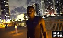 Jessica jewels deepthroats big black cock