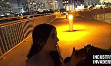 Jessica jewels deepthroats big black cock